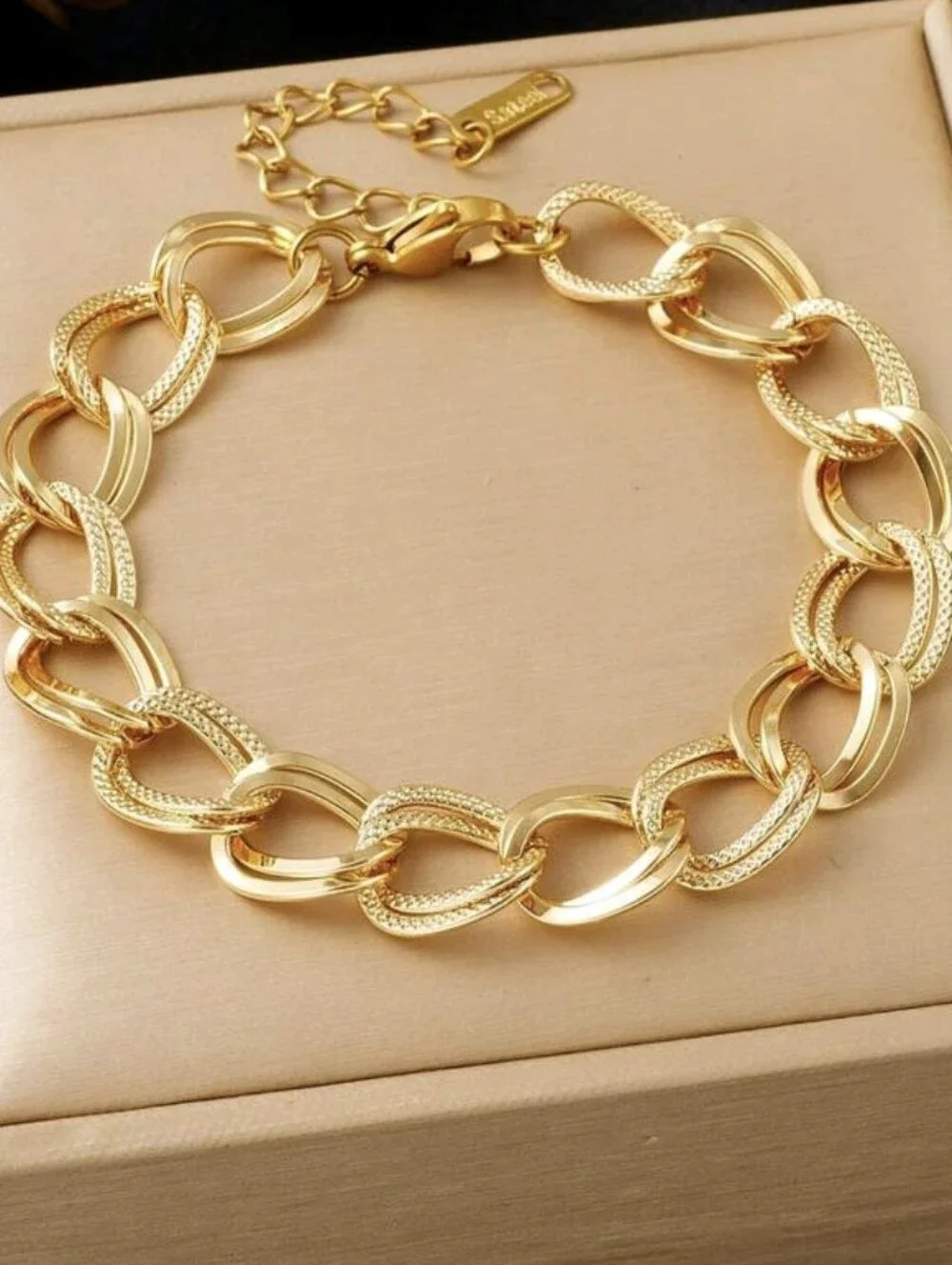 N/A stylish gold